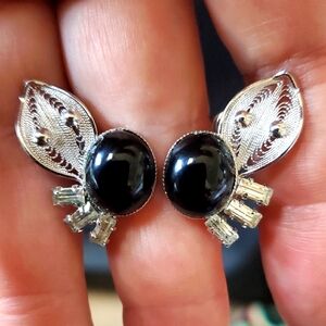 Chic Silver and Black Leaf Earrings